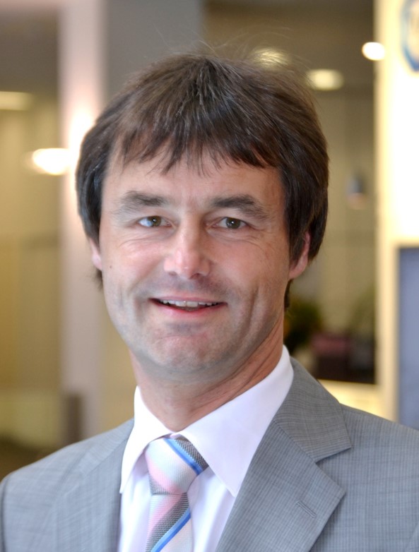 Dr Thomas Maier