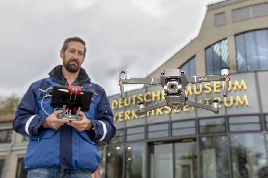 Blitzschutzpruefung-Drohne-Jobs-Karriere-ts