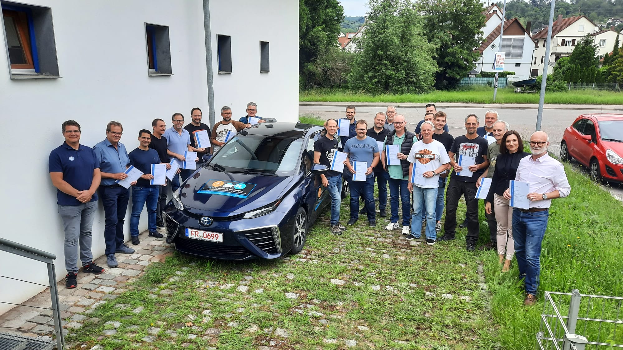 18 Berufsschullehrkräfte aus ganz Baden-Württemberg wurden von  TÜV SÜD an der Esslinger Außenstelle des ZSL geschult.
