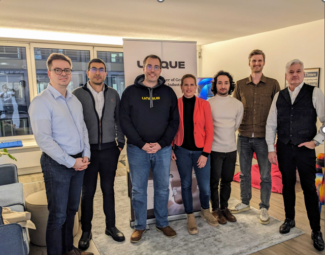 Gruppenbild Unique und TÜV SÜD