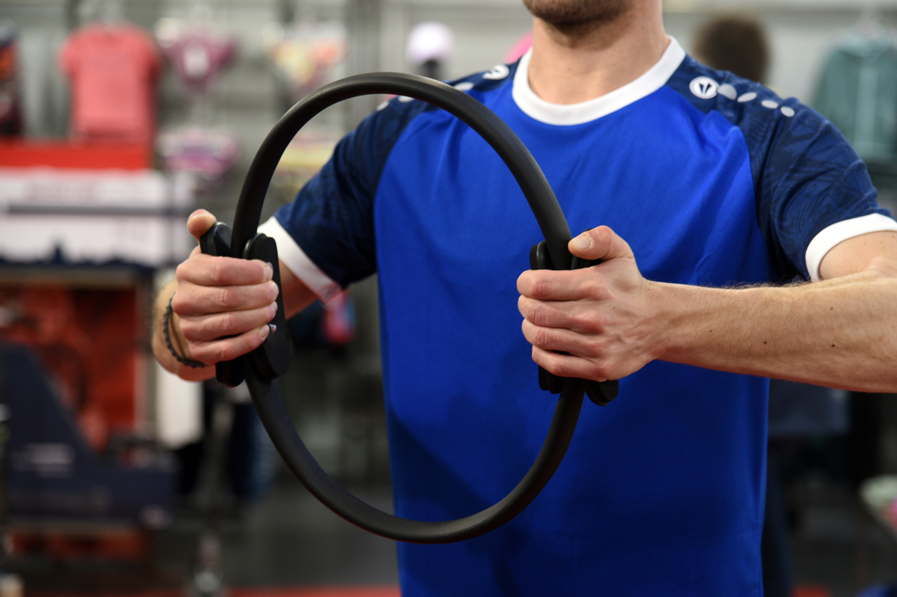Uebung mit einem Pilates-Ring