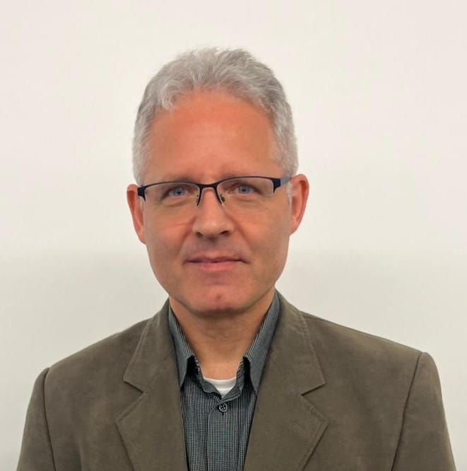  Dr. Matthias Hauser