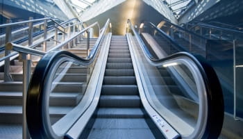 Certificación energética de escaleras mecánicas rampas ascensores