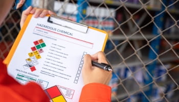 Inspección de almacenamiento de productos químicos