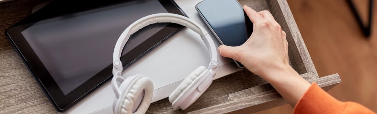Tablet, cuffie e mouse