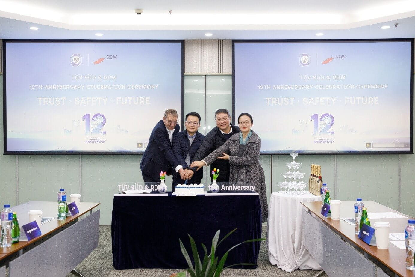 TÜV南德与RDW共贺合作十二周年纪念，上汽研发总院及上汽商用车技术中心受邀莅临见证