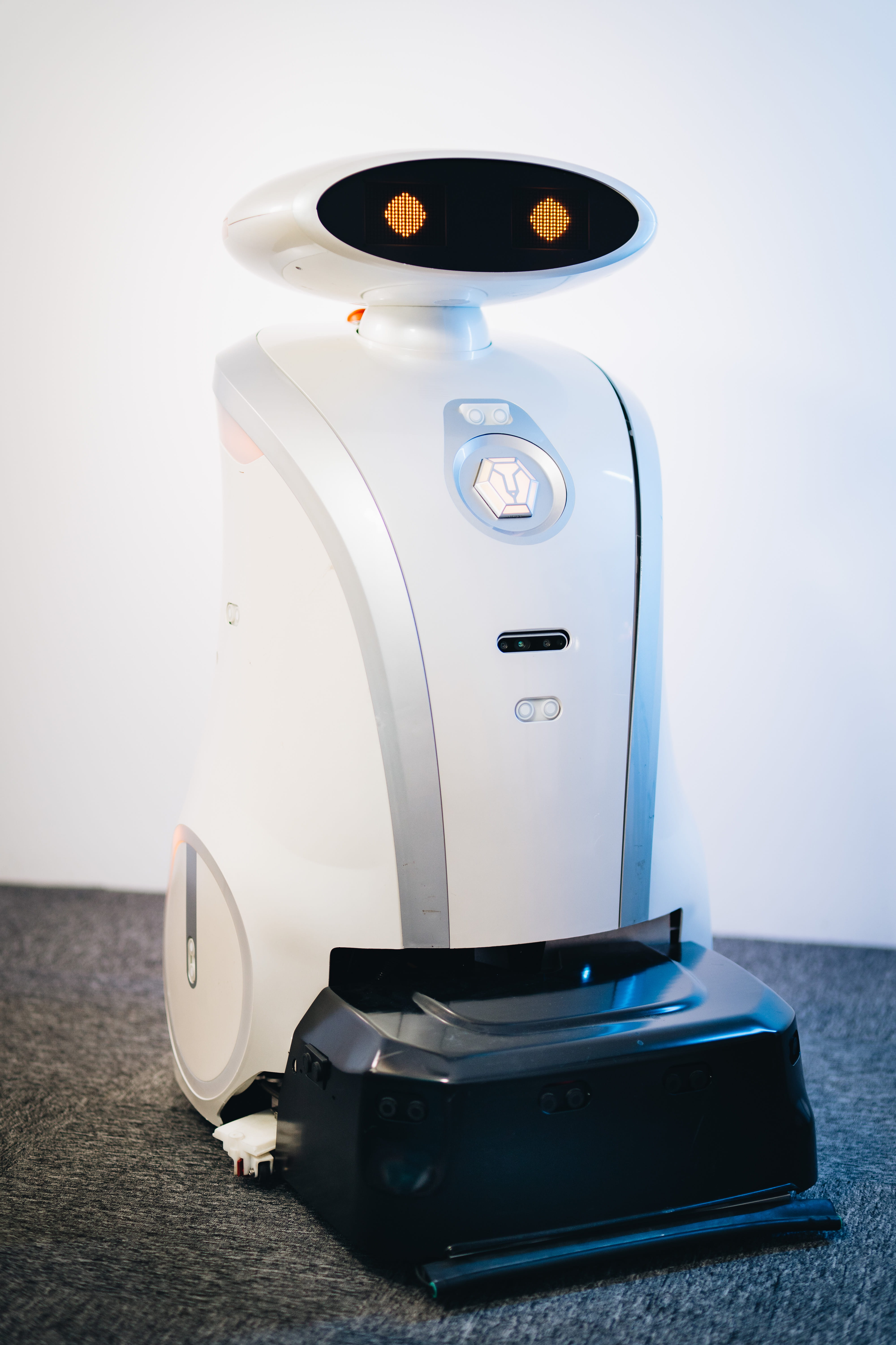 LionsBot autonomous cleaning robot - Leoscrub