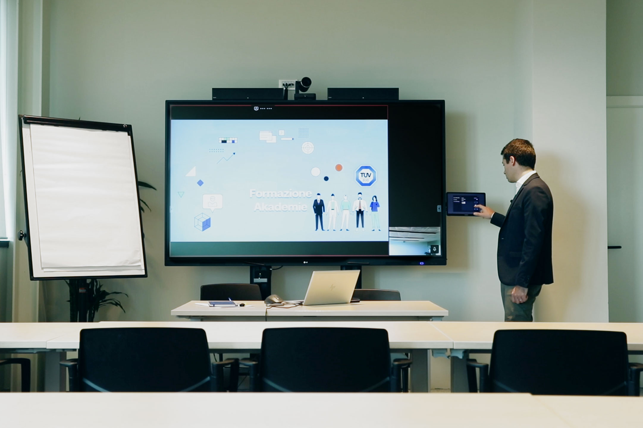TUV Italia Akademie Lavagna Touchscreen Aula Corsi