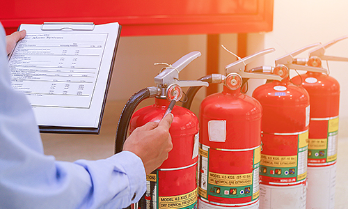Vergleichstabelle Brandschutzbeauftragten-Ausbildung in Pr&auml;senz vs. Blended
