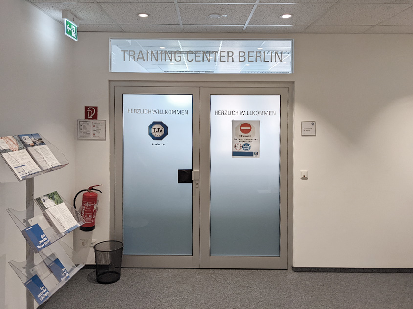 T&Uuml;V S&Uuml;D Akademie Eingang
