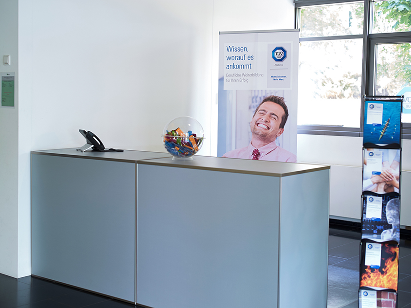 T&Uuml;V S&Uuml;D Akademie Frankfurt Empfang